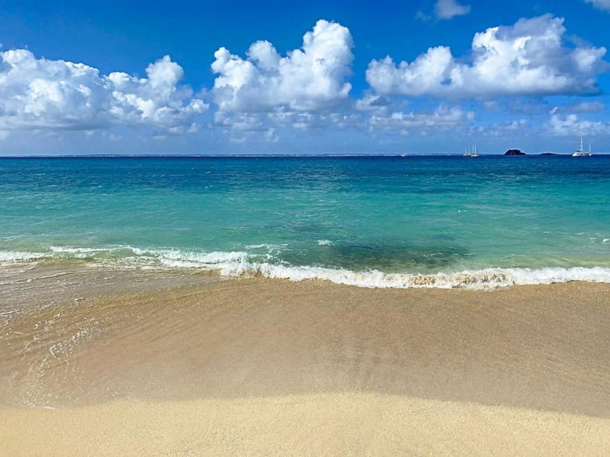 Pavillon Beach 9, Feet In The Water In Grand Case Luaran gambar